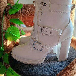 Brand new never worn size 9